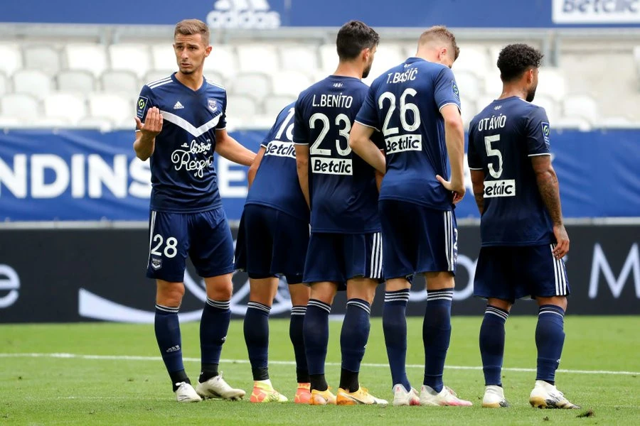 6 qat Fransa çempionu 1 avroya satıldı