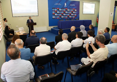 AFFA klublara lisenziyalar təqdim edib