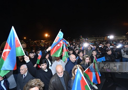 Ağırlıqqaldırma üzrə Azərbaycan millisi coşqu ilə qarşılanıb