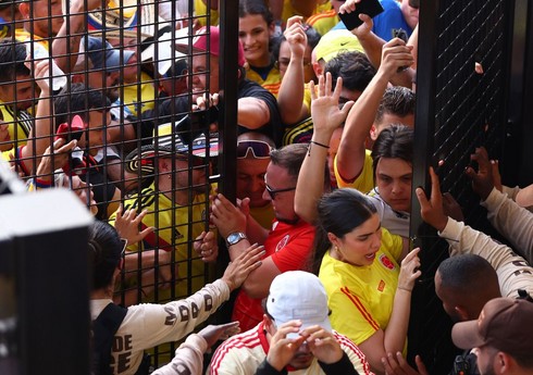 Amerika Kubokunun final matçının startı izdihama görə bir saatdan çox gecikib