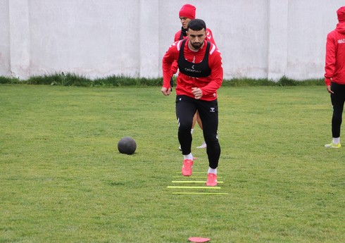 "Araz-Naxçıvan"ın əməliyyat olunan kapitanı fərdi məşqlərə başlayıb