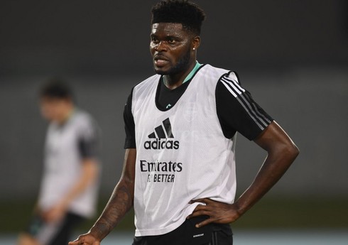 "Arsenal"ın təcavüzdə ittiham olunan sabiq futbolçusu azadlığa buraxılıb