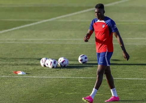 "Atletiko"nun futbolçusunun İngiltərə klubuna transferi baş tutmayıb