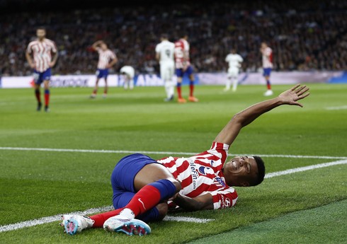 "Atletiko"nun müdafiəçisi 8 ay oynamayacaq