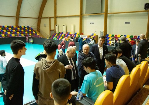 AVF prezidenti bölgələrdən seçilmiş yeniyetmə voleybolçularla görüşüb