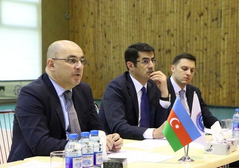 AVF prezidenti yeniyetmə voleybolçularla görüşüb