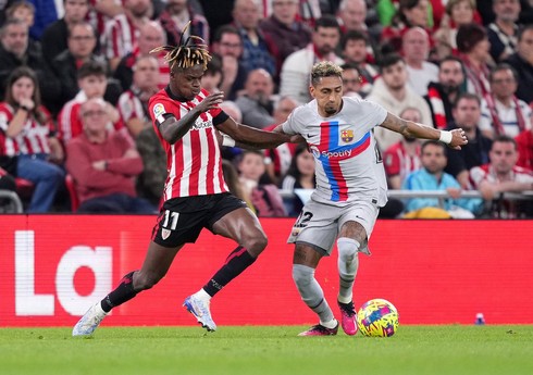 Azarkeşlər "Barselona" klubuna qarşı etiraz aksiyası keçiriblər