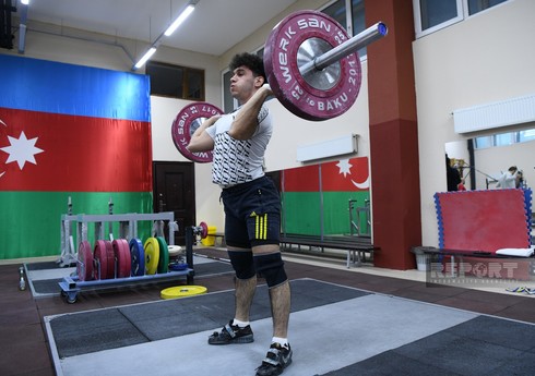 Azərbaycan ağırlıqqaldıranı: "Çətin olsa da, olimpiadaya lisenziya qazanmağa çalışacağıq"
