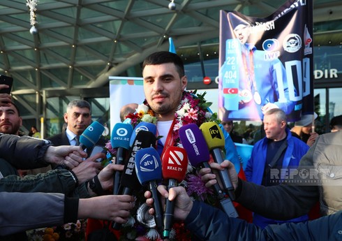 Azərbaycan ağırlıqqaldıranı: "Dünya çempionatında qazandığım gümüş medalı atama həsr edirəm"