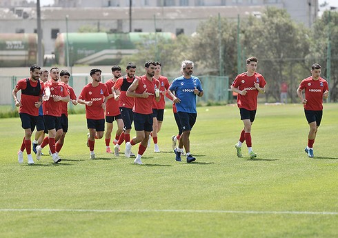 Azərbaycan millisi ilk məşqinə çıxıb