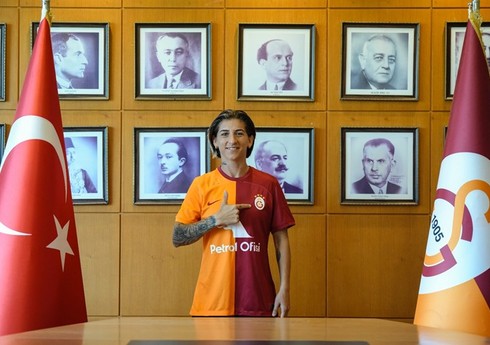 Azərbaycan millisinin futbolçusu "Qalatasaray"a transfer olunub