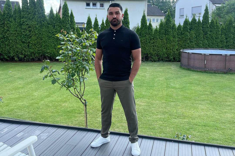 Azərbaycan millisinin sabiq futbolçusu inşaatda özünə iş tapıb