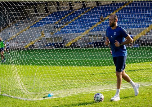 Azərbaycan millisinin sabiq futbolçusu yerli klublarla danışıqlar aparır