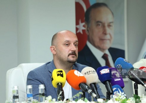 Azərbaycan millisinin türkiyəli baş məşqçisinə Yunanıstanda hörmətsizlik edilib