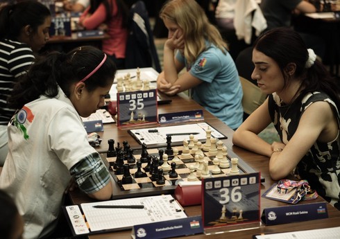 Azərbaycan şahmatçıları dünya çempionatının III turunda qələbə qazanıblar