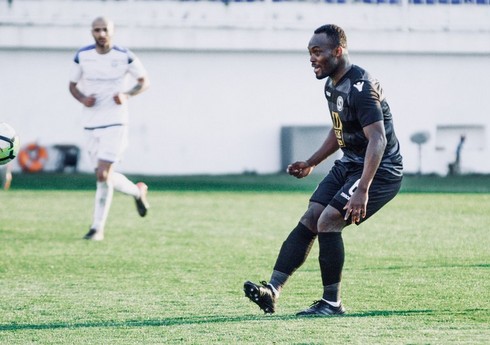 Azərbaycanda oynamış ulduz futbolçu: "Siyasətə nifrət edirəm"