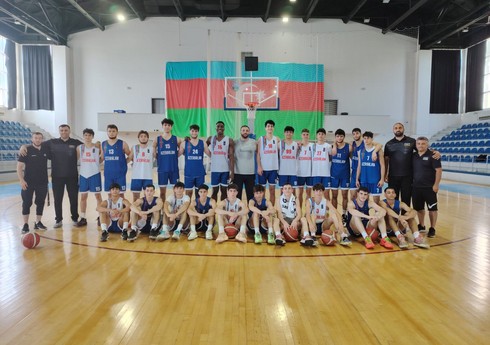 Azərbaycanın basketbol milliləri yoldaşlıq oyununda üz-üzə gəliblər