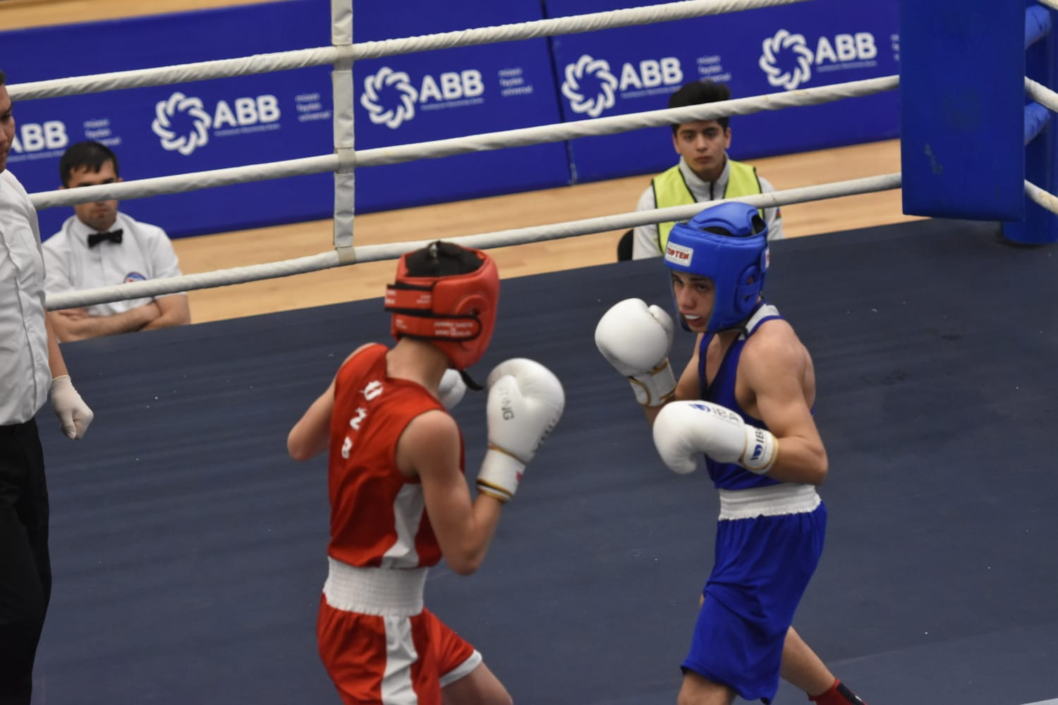 Azərbaycanın daha 2 boksçusu beynəlxalq turnirdə finala vəsiqə qazanıb