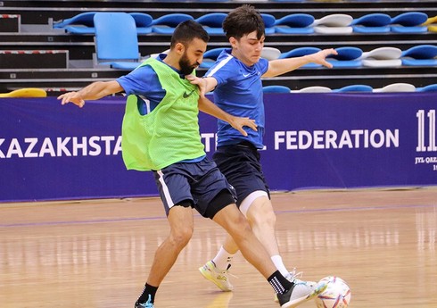 Azərbaycanın futzal millisi Qazaxıstanda məşqə çıxıb