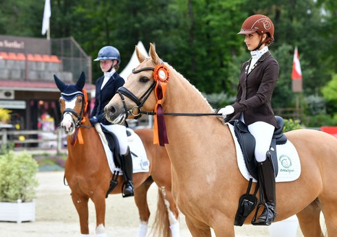 Azərbaycanlı jokey Fransada beynəlxalq yarışın qalibi olub