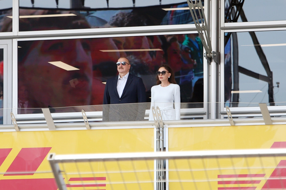 Bakıda Formula 1 Azərbaycan Qran-Prisinin əsas yarışı keçirilib, Prezident İlham Əliyev və birinci xanım Mehriban Əliyeva yarışa baxıblar - YENİLƏNİB-2