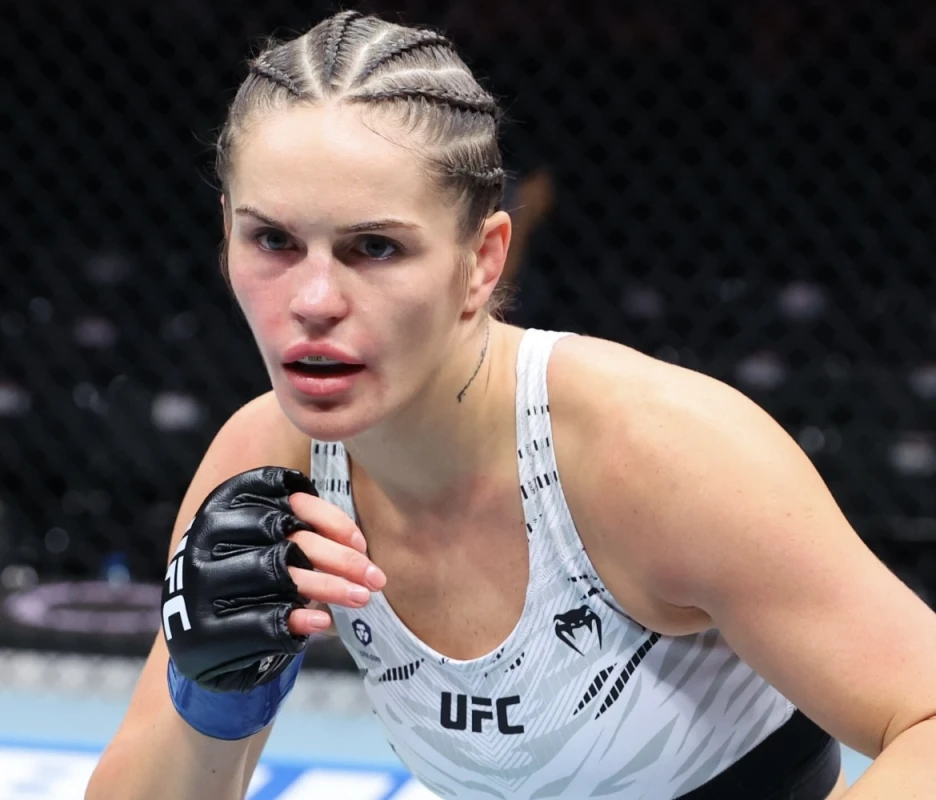 Bakıda keçirilən UFC-də ilk qadın qalib Siqula oldu