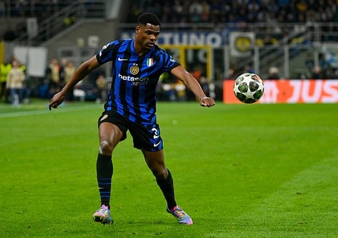 "Barselona" Denzel Dyumfrisin xidmətində maraqlıdır