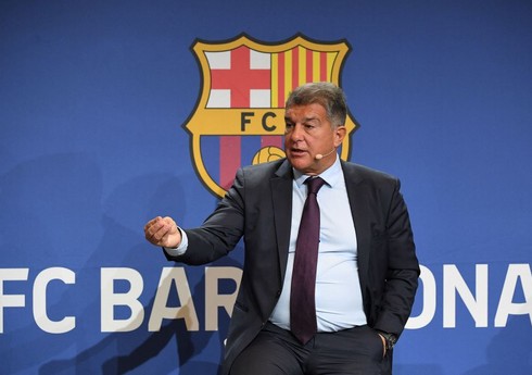 "Barselona"nın prezidenti Xavinin daha bir il komandada qalmasını istəyir