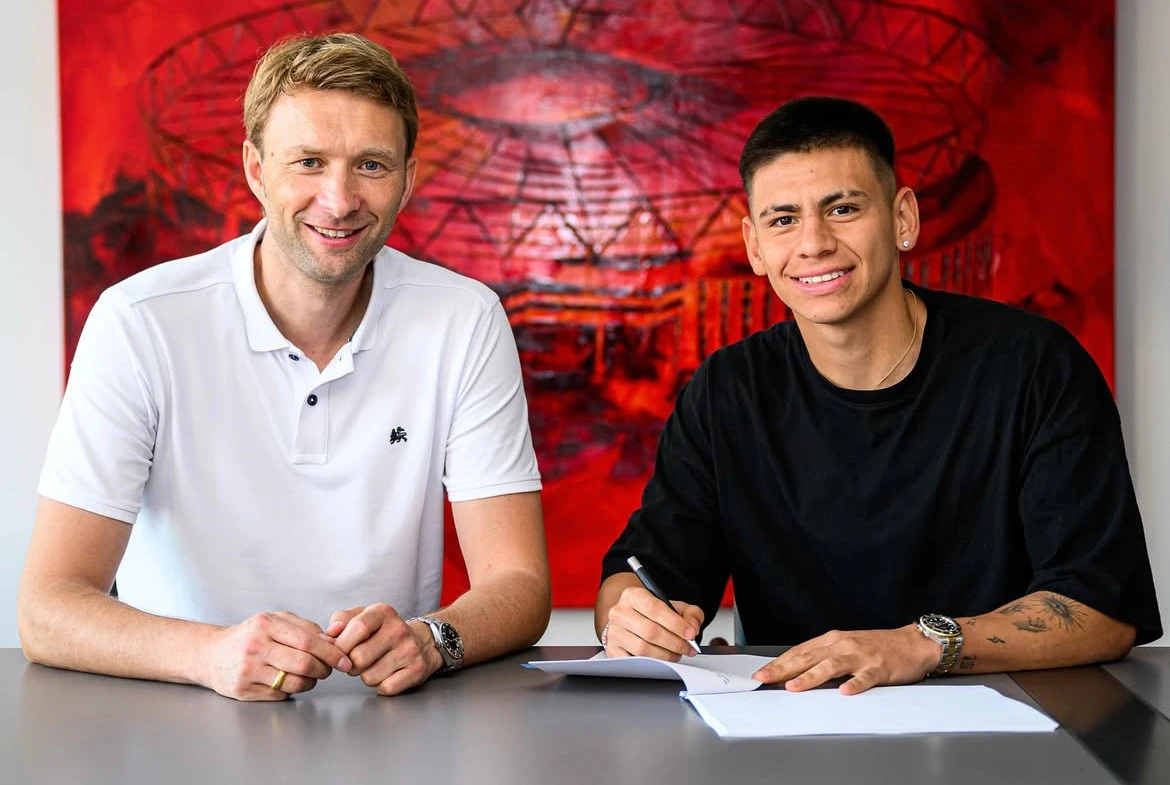 “Bayer” “Siti”nin yarımmüdafiəçisini icarəyə götürüb