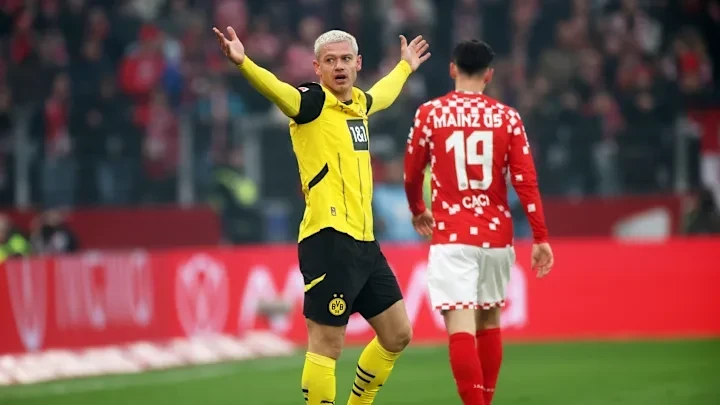 “Borussiya” üç xalı 3 qolla qazanıb