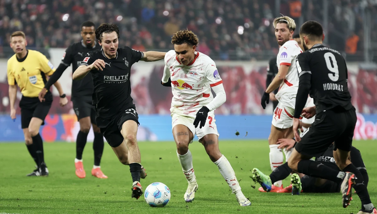 Bundesliqa: “Leypsiq” turu bir xalla tamamlayıb