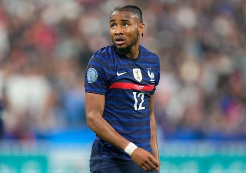 "Çelsi" Fransa millisinin yarımmüdafiəçisi ilə anlaşıb