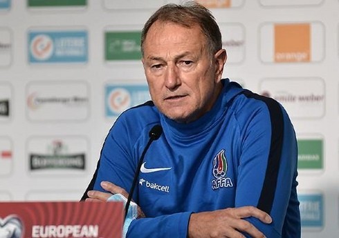 De Byazi: "Onlar İngiltərə, bizimkilər isə Azərbaycan Premyer Liqasında oynayırlar"