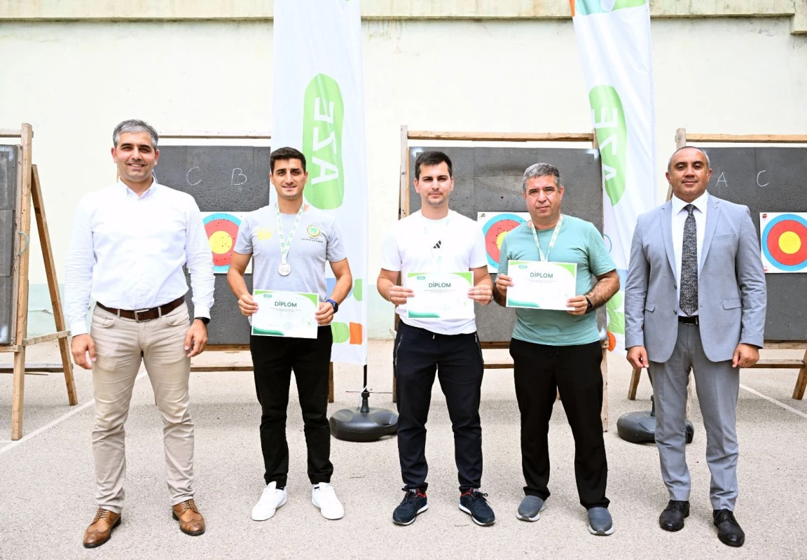 Dövlət qurumlarının əməkdaşları arasında kamandan oxatma yarışı keçirilib - FOTO