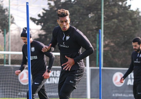 Eddi İsrafilov komanda ilə məşqlərə başlayıb