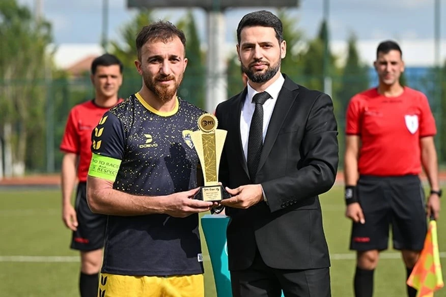 Elgün Abbaslı mükafatlandırılıb