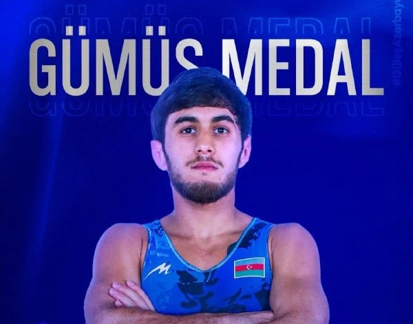 Elmir Əliyev gümüş medal qazandı