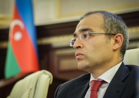 Federasiya prezidenti Dünya Kubokunda Azərbaycan güləşçilərinə uğurlar arzulayıb