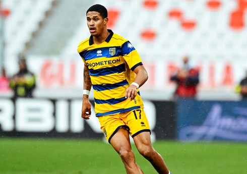 "Fənərbağça" niderlandlı futbolçu ilə anlaşıb