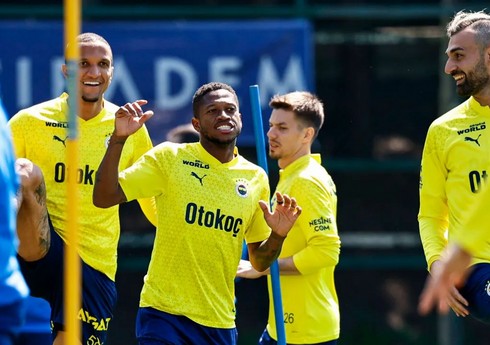 "Fənərbağça"nın iki futbolçusu "Olimpiakos"la oyundan əvvəl sıraya dönüb