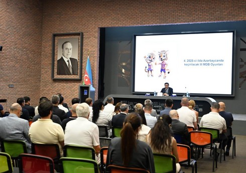 Fərid Qayıbov idman federasiyalarının nümayəndələri ilə görüşüb