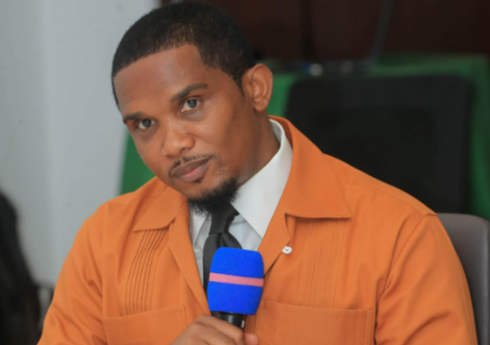 FIFA Samuel Etoya 6 ay müddətinə Kamerun millisinin oyunlarına getməyi qadağan edib