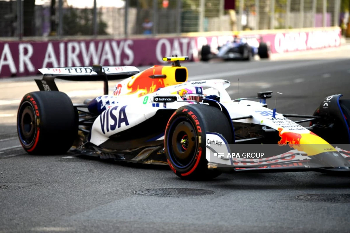 “Formula 1”: Ferstappen yarışı lider tamamladı