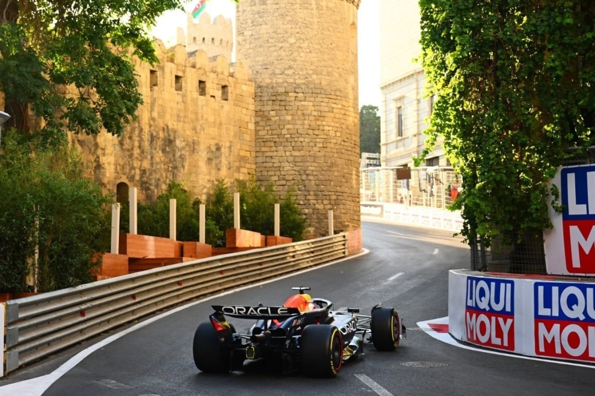 “Formula 1”: Sərbəst yürüş başladı