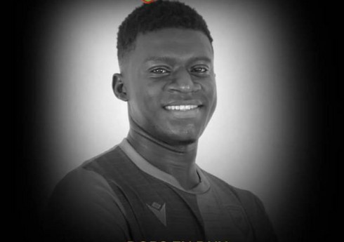 Gənc futbolçu oyun zamanı infarkt keçirərək ölüb