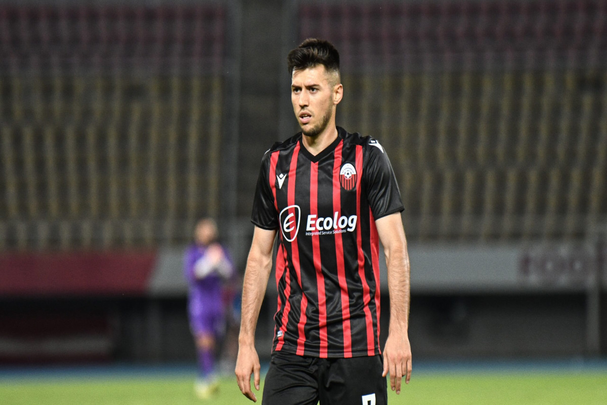 “Hamburq”un sabiq hücumçusu “Kəpəz”ə keçməyə razılıq verib