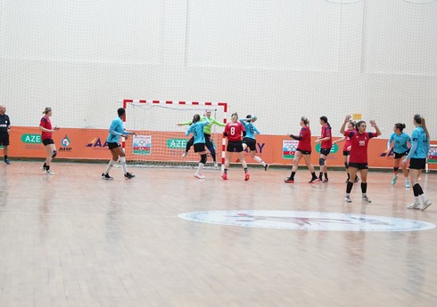 Həndbol üzrə Azərbaycan çempionatında turun sonuncu oyunu heç-heçə başa çatıb