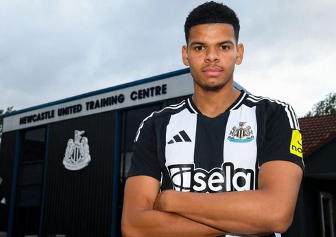 İngiltərə klubu 21 yaşlı futbolçunu 15 milyon avroya heyətinə qatıb