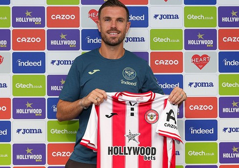 İngiltərə klubu "Ayaks"ın sabiq yarımmüdafiəçisini transfer edib