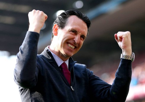 İngiltərə klubu tanınmış baş məşqçi ilə müqavilənin müddətini uzadıb